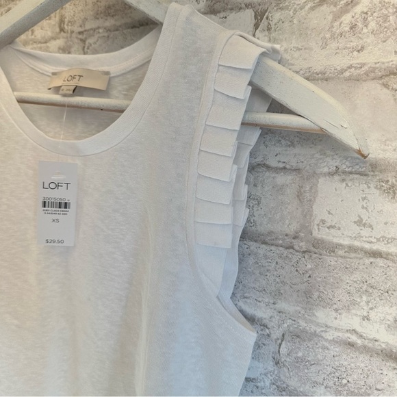 Loft sleeveless blouse women’s size XS NWT white ruffled sleeves - Picture 5 of 5